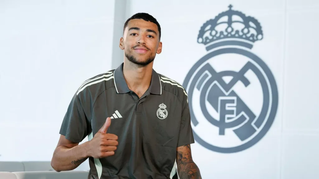 Baja para Pedro Martínez: Izan Almansa sale del Real Madrid rumbo a la NCAA
