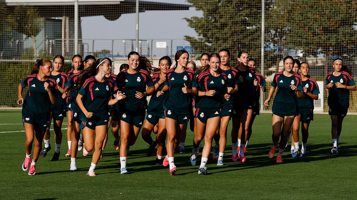 Ema Modric, entrenando con el Cadete femenino del Real Madrid