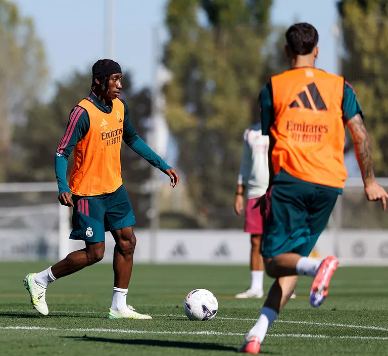 Diomande entrenando en la Ciudad Real Madrid