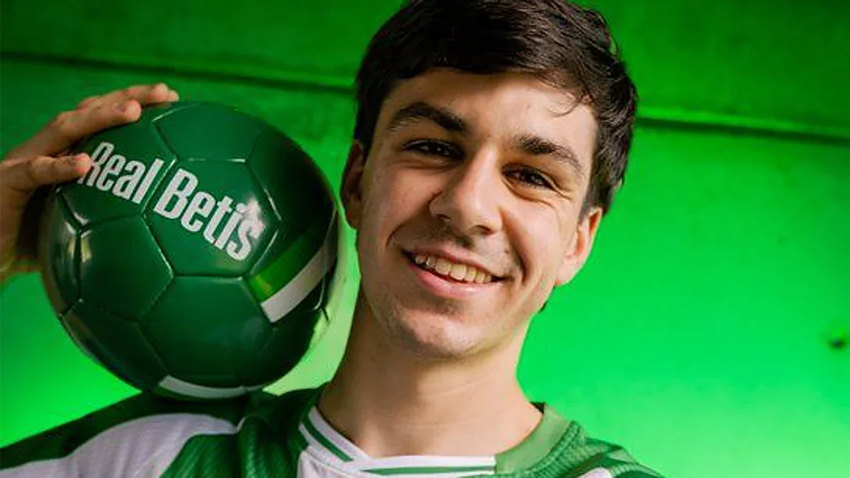 Gonzalo Petit, posando como jugador del Real Betis