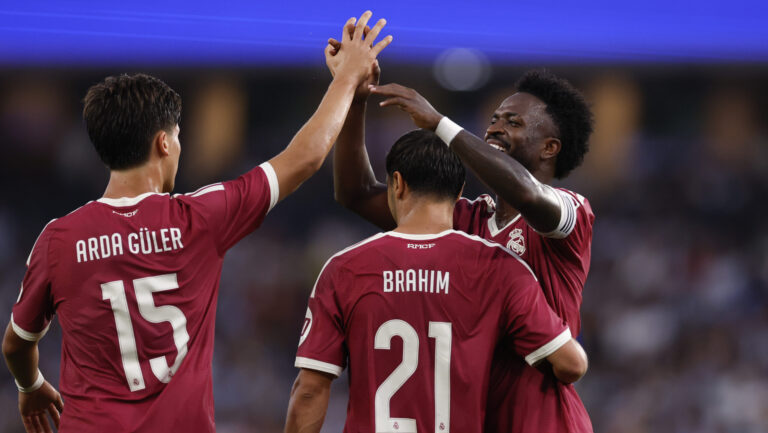 Güler, Brahim y Vinicius celebrando en el encuentro frente al Deportivo de A Coruña
