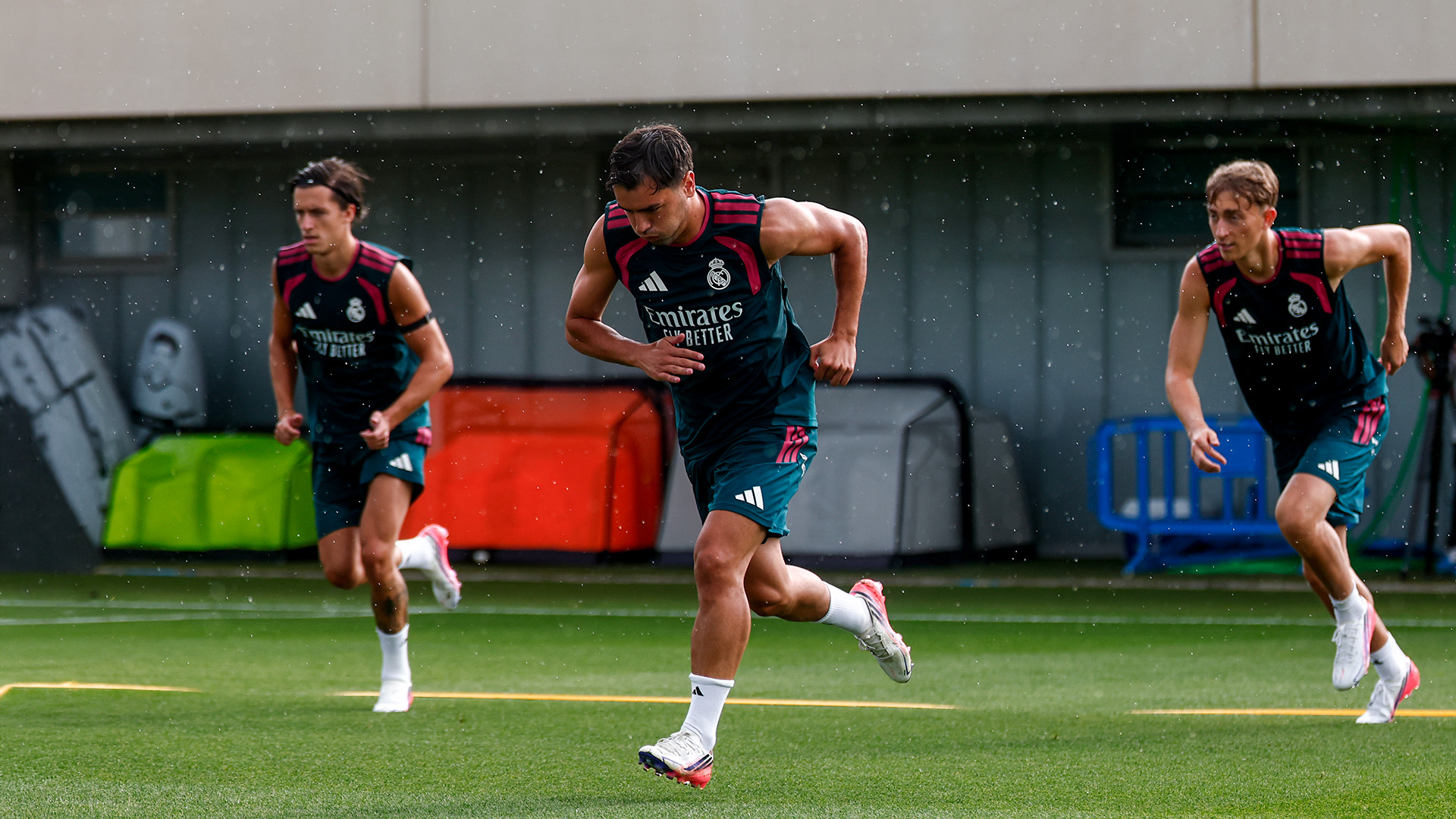Carreras, Brahim y Huijsen poniéndose a punto en Valdebebas para el estreno liguero