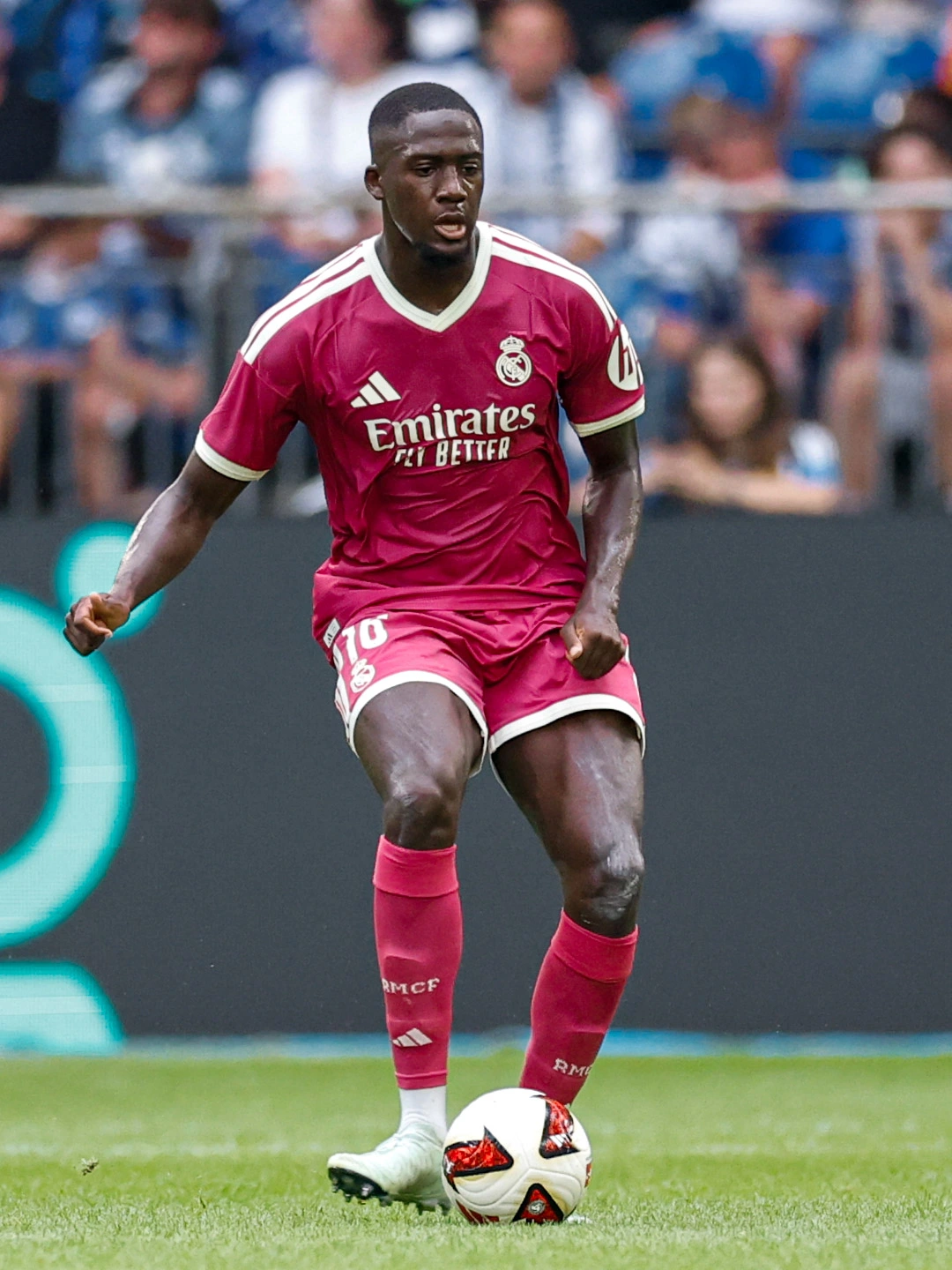 Ibrahim Konaté con la elástica madridista en su debut