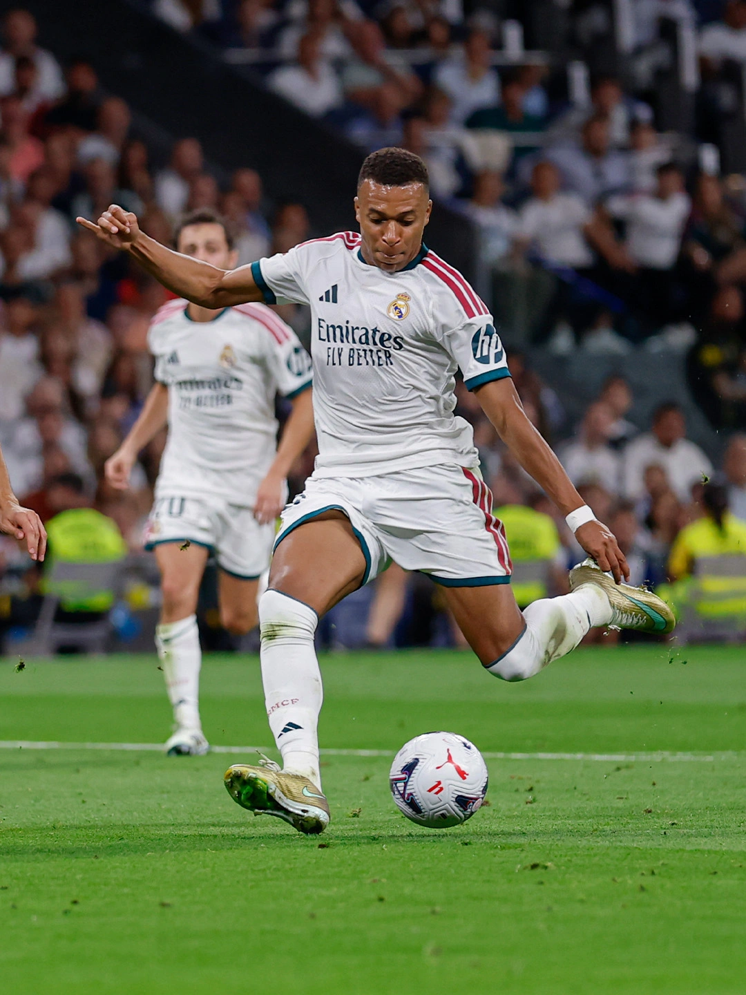 Kylian Mbappé en el disparo de su primer gol