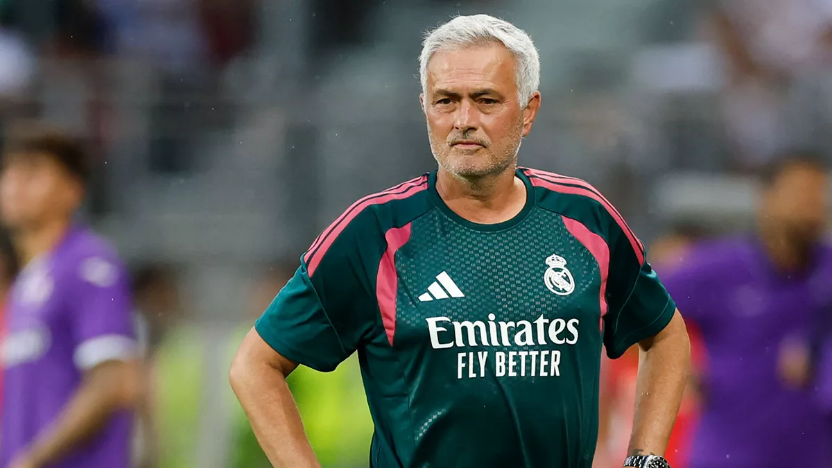 José Mourinho dirigiendo al Real Madrid