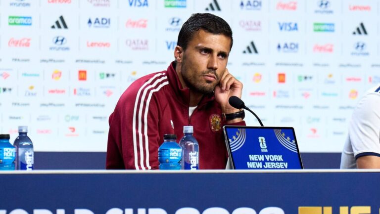 Rodri Hernández en su última rueda de prensa antes de proclamarse campeón del mundo con España