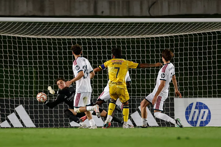 De promesa a verdugo: Esteban Aparicio trunca los planes del Real Madrid Castilla