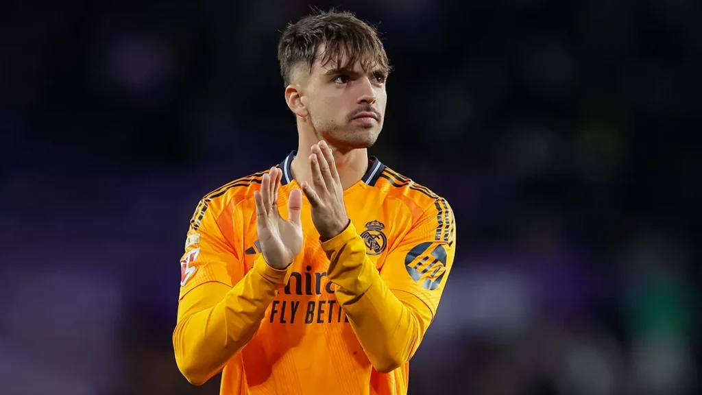 Asencio se queda sin hueco en el Real Madrid: entre la espada y la pared con el quirófano en el horizonte