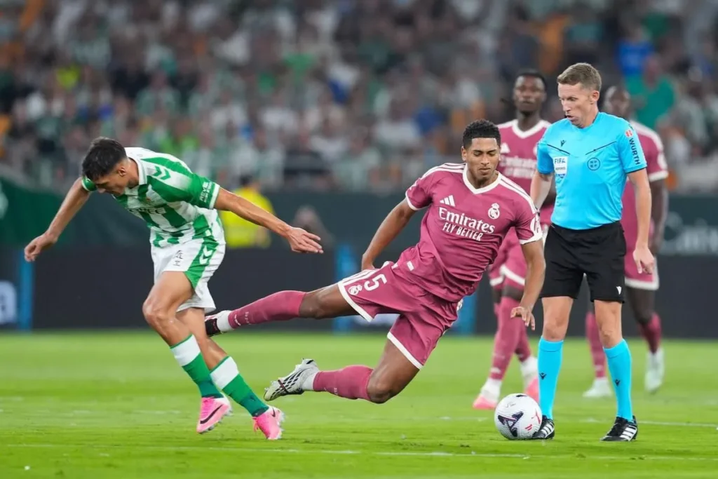 Cuatro suspensos en la primera derrota del curso: las notas del Real Betis 1-0 Real Madrid