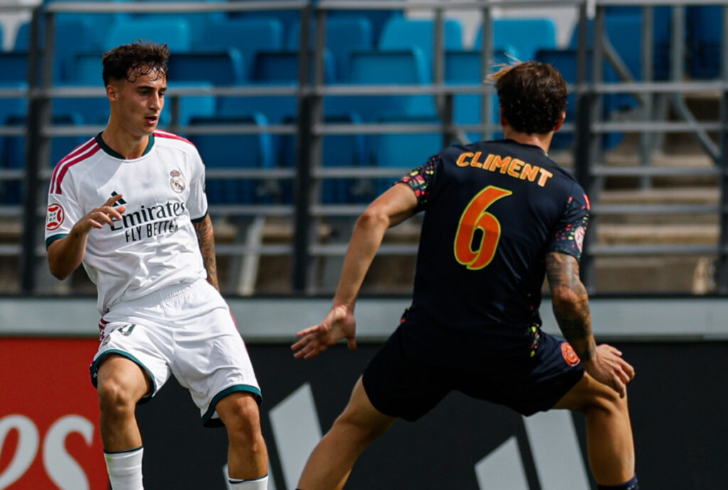 Roberto Martín contra el Juventud Torremolinos