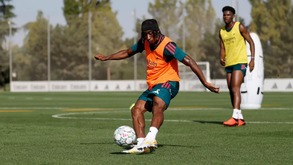 El Real Madrid busca soluciones en banda derecha: los galones de Arda Güler, Brahim renqueante y Diomande reivindicándose