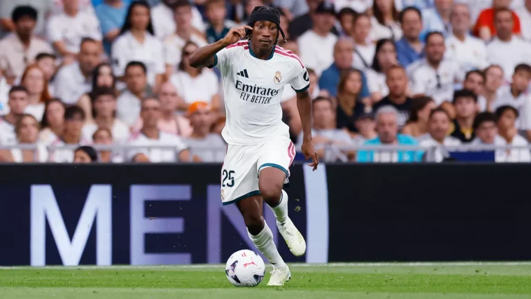 Yan Diomande, en un partido con el Real Madrid