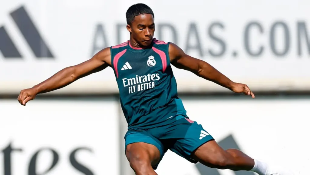 Endrick entrenando de cara al próximo encuentro del Real Madrid