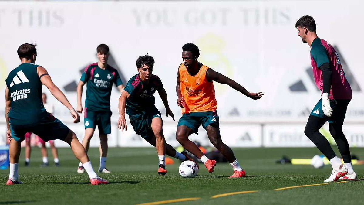 Sergio Martínez y Vinicius en un entrenamiento con el Real Madrid