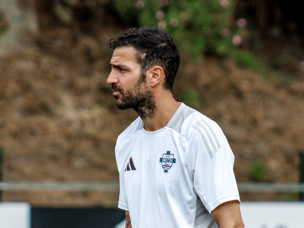 Jacobo Ramón brilla en el Como ante la atenta mirada del Real Madrid: un seguro de vida para Fàbregas con un valor de mercado disparado