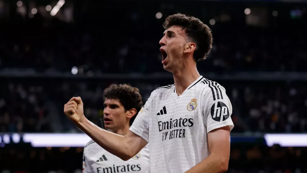 Jacobo Ramón brilla en el Como ante la atenta mirada del Real Madrid: un seguro de vida para Fàbregas con un valor de mercado disparado