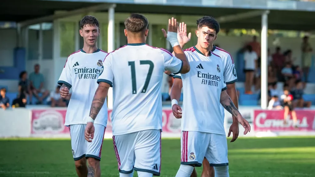 Álvaro Leiva celebrando un gol