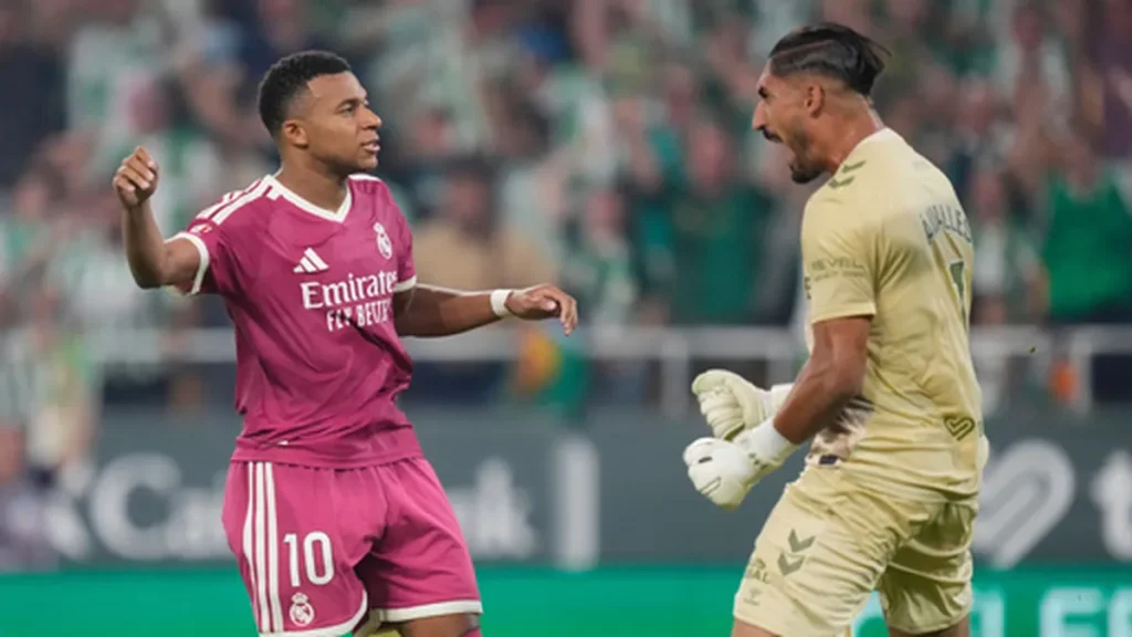 La noche más aciaga de Mbappé: un penalti y dos ocasiones desperdiciadas que provocaron la primera derrota del Real Madrid