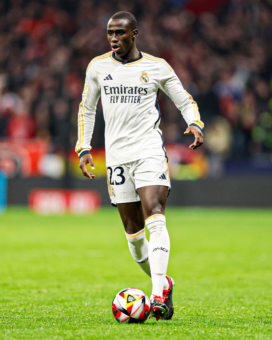 Ferland Mendy, con la camiseta del Real Madrid de la temporada 2023/24