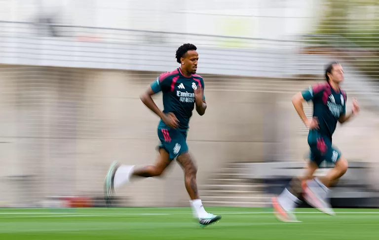 Militão está listo: así ha sido la vuelta a los entrenamientos del Real Madrid