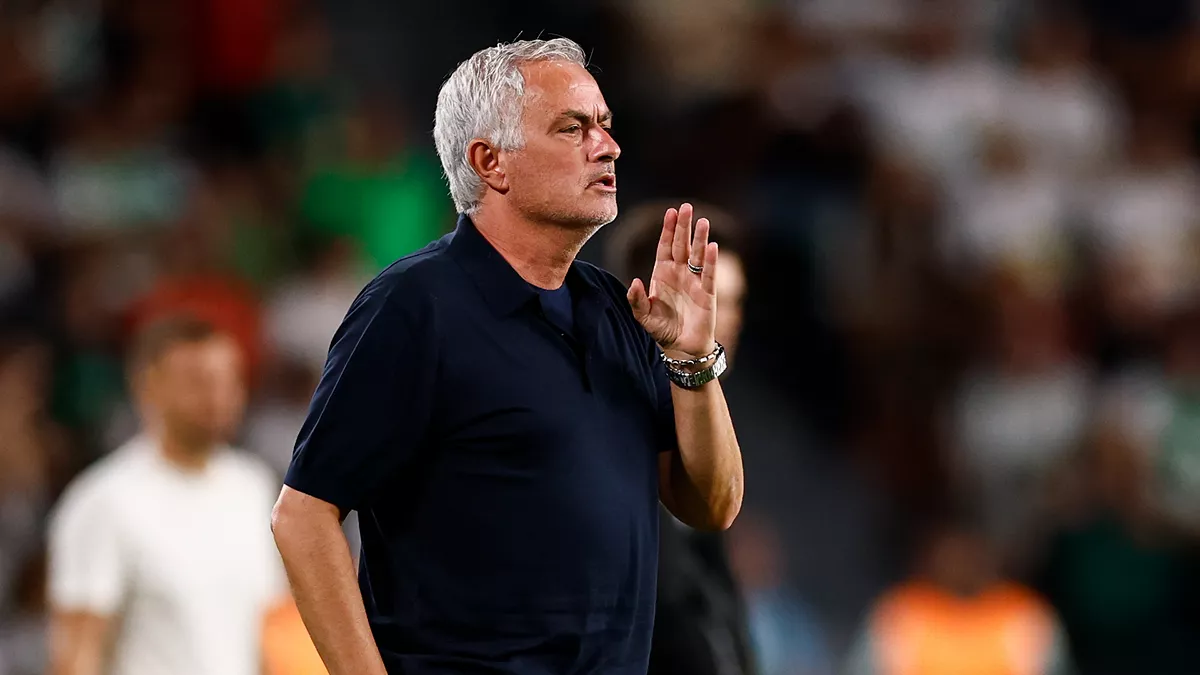 Mourinho carga contra los árbitros tras el derbi madrileño: ``Pensaba que encontraba una liga diferente a la que había dejado''