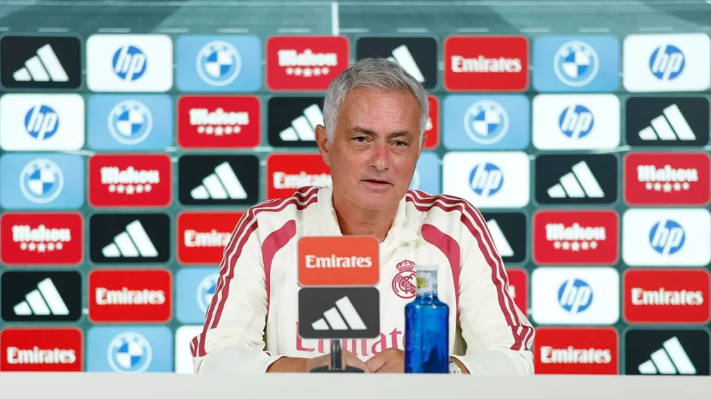 Mourinho habla del caso Asencio: ``Es jugador del Real Madrid 24 horas''