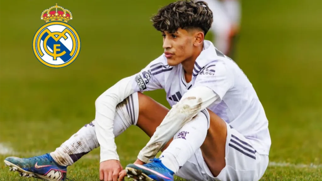 JJ Gabriel, en el suelo durante un partido con la cantera del Manchester United