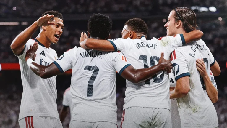 Jugadores del Real Madrid celebrando un gol