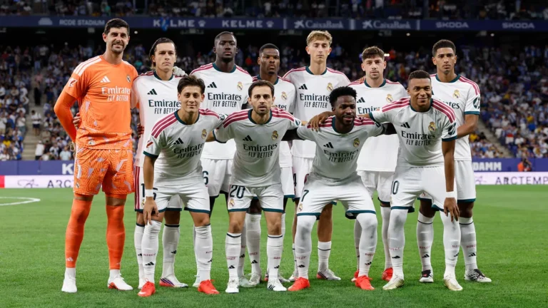Un clásico decisivo y doble jornada de Champions: la tourmalet que le espera al Real Madrid tras el parón