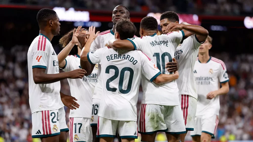 Jugadores del Real Madrid celebrando un gol