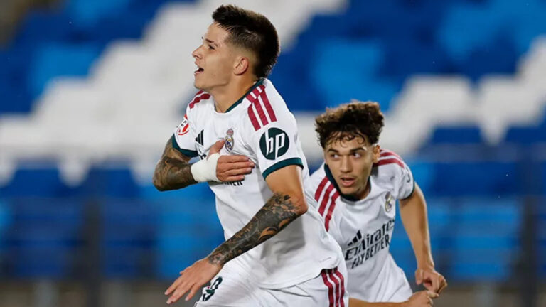 Ángel Carvajal, el ejemplo de desparpajo que levantó al Real Madrid Castilla en el derbi de filiales