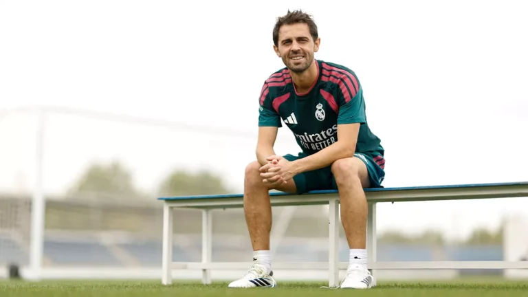 Bernardo Silva, sentado en la Ciudad Deportiva del Real Madrid