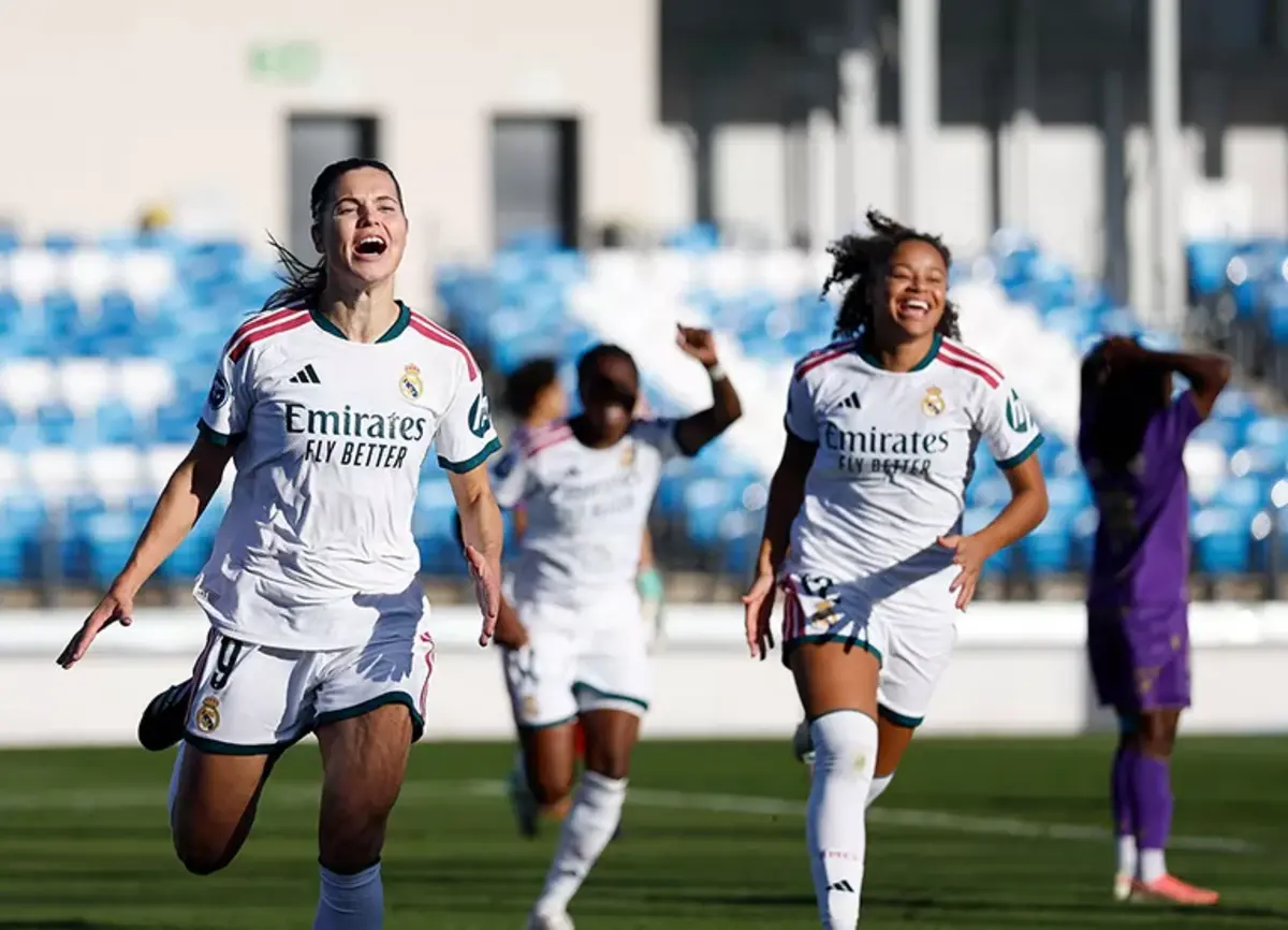 Bruun y Schröder celebrando la victoria del Real Madrid ante el Tenerife