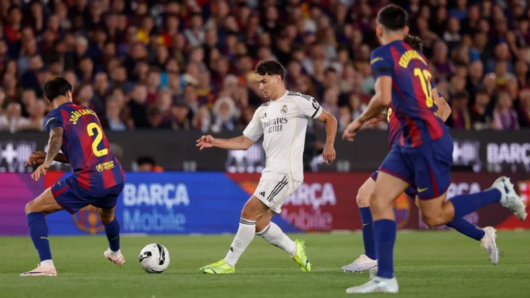 Hasta 1.200 euros por ver el clásico: así puedes comprar entradas para el FC Barcelona - Real Madrid