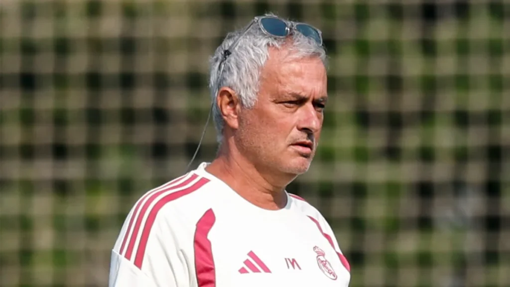 José Mourinho, en un entrenamiento del Real Madrid