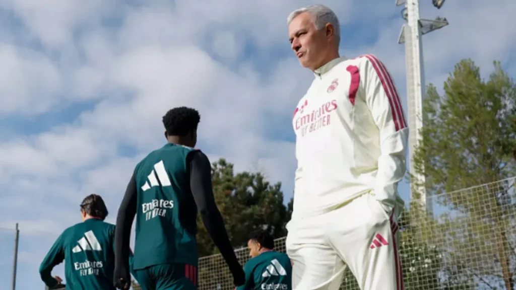 José Mourinho en un entrenamiento con el Real Madrid