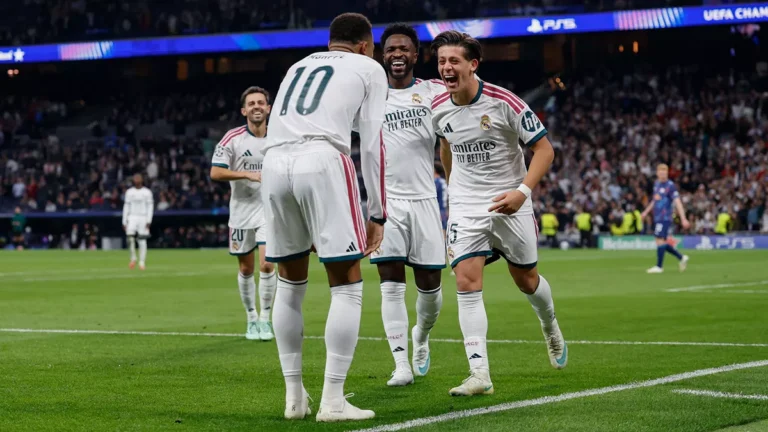 Jugadores del Real Madrid celebrando un gol