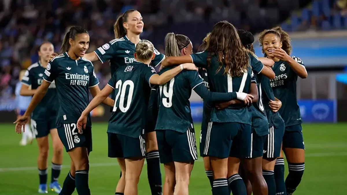 El Real Madrid femenino celebrando su gol en Mánchester