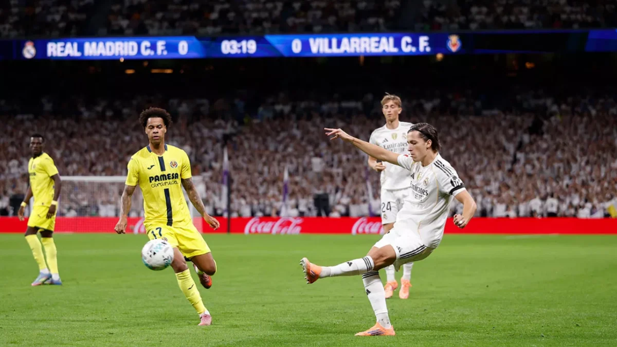 Álvaro Carreras, en un Real Madrid - Villarreal