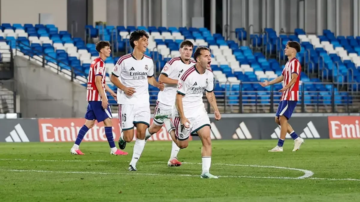 Yáñez celebrando su gol con el Real Madrid Castilla frente al Atlético Madrileño